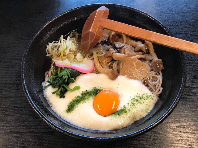 【飯島屋】『きのことろろそば』950円_飯島屋