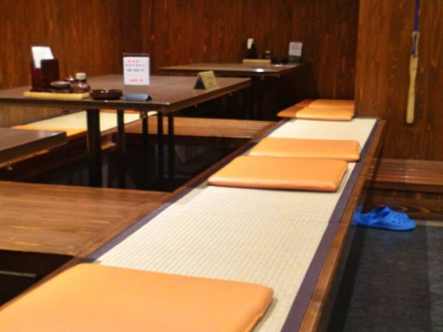 店内 掘り炬燵席_とり彦