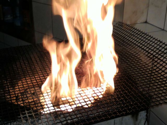炭火もも焼き かまど と 炎_とり彦