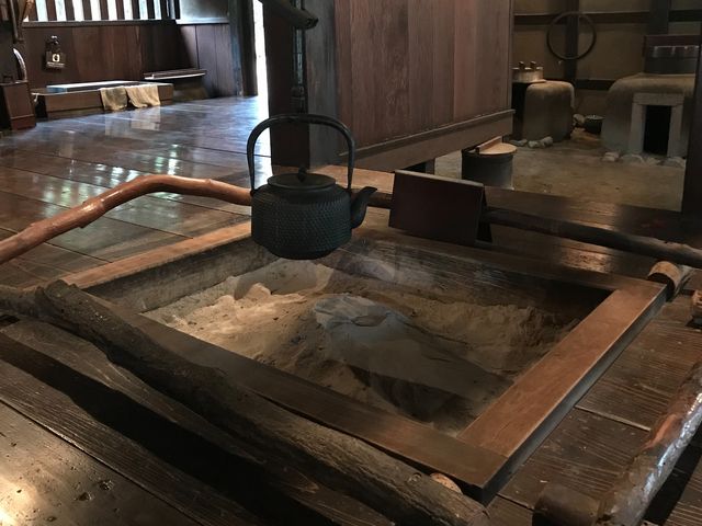 【江戸東京たてもの園〜綱島家】囲炉裏端で何しようかな?_綱島家(江戸東京たてもの園)