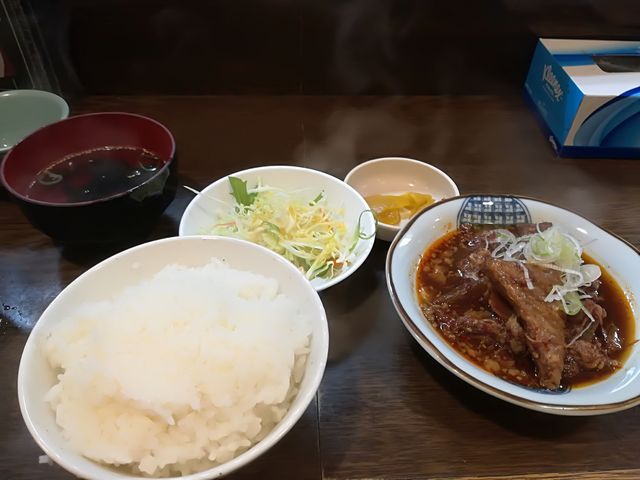 激辛牛すじ煮込み定食_品川 路地裏