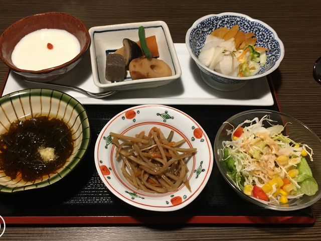 ミニかにイクラ丼セットの付け合わせ小鉢。_一銚渋川店