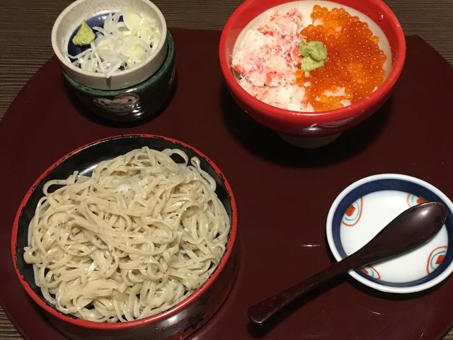 ミニかにイクラ丼と小そば。_一銚渋川店