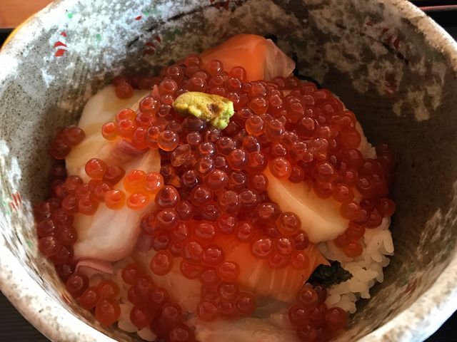 【熊の家】海鮮丼、2100円!_熊の家