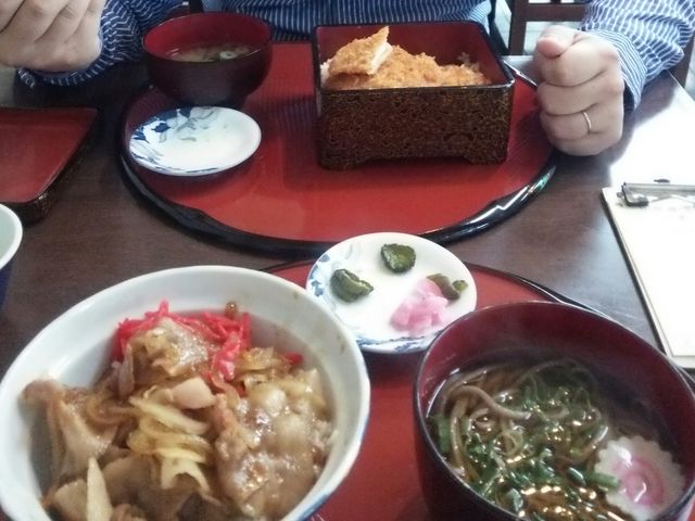 豚丼そばセットとソースカツ丼_長瀞屋