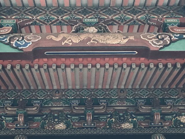 【旧自証院霊屋(江戸東京たてもの園)】正面上部の飾りです_旧自証院霊屋(江戸東京たてもの園)