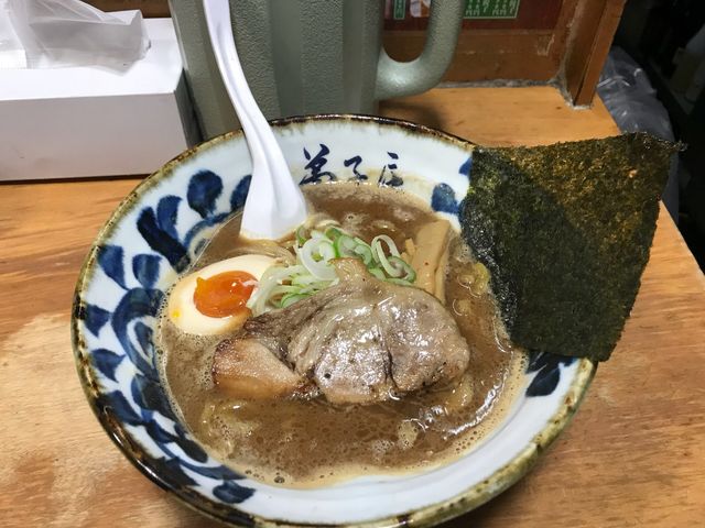魚介しぼり醤油ラーメン800円_弟子屈ラーメン横丁店