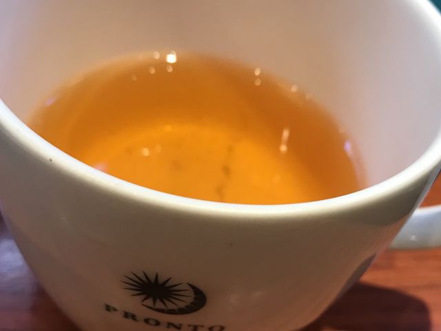 紅茶より薄めの色_PRONTO 京都駅ビル店
