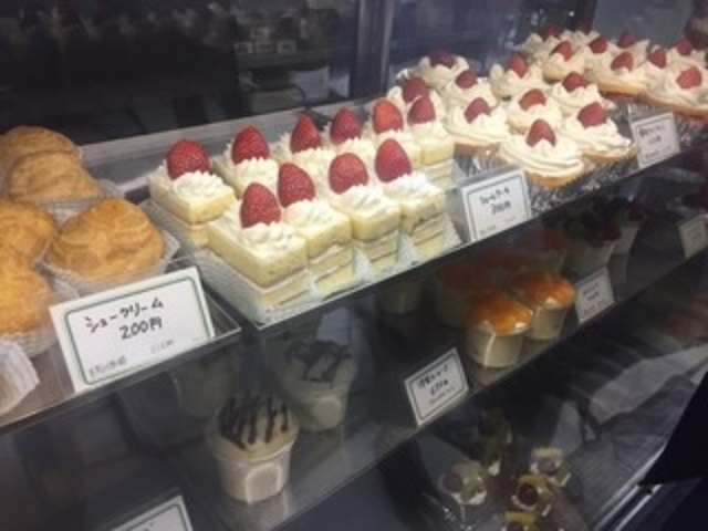 ショーケース_近江屋洋菓子店 神田店