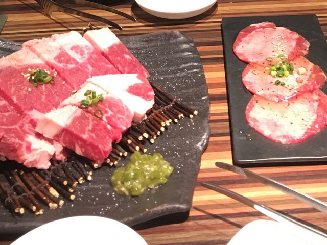 Tボーン・ステーキと上タン塩_焼肉ココロ 深谷店