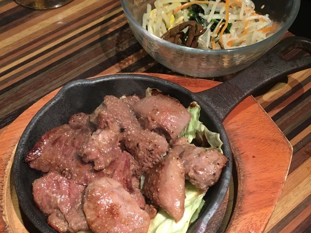 スタッフ一押しメニューの鉄板焼き_焼肉ココロ 深谷店