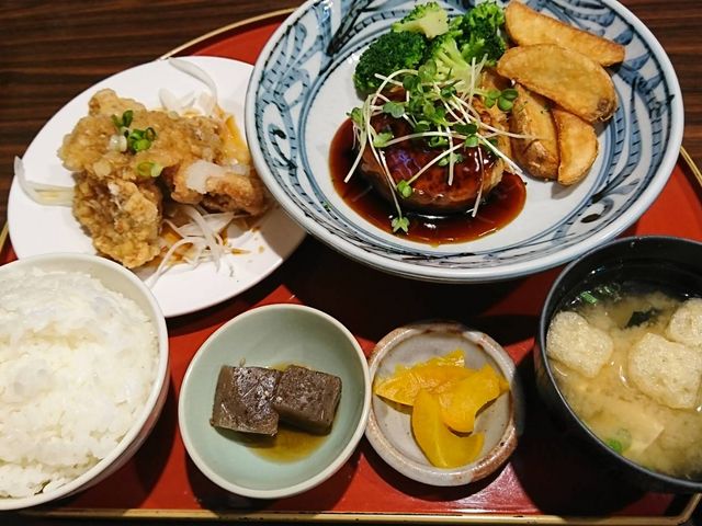 ランチ、ハンバーグと竜田揚げ!_とんかつ旨いもの家・ひまわり食堂