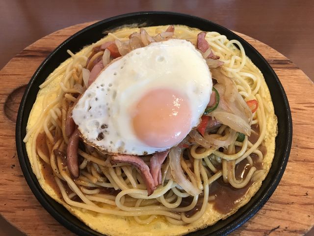 あつあつが好きなので、鉄板にした_パスタデココ