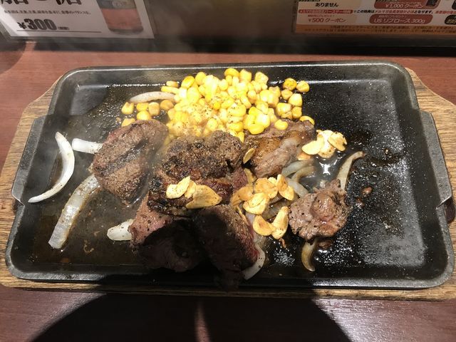 乱切り300g 結構なボリューム_いきなりステーキアメリカ村店