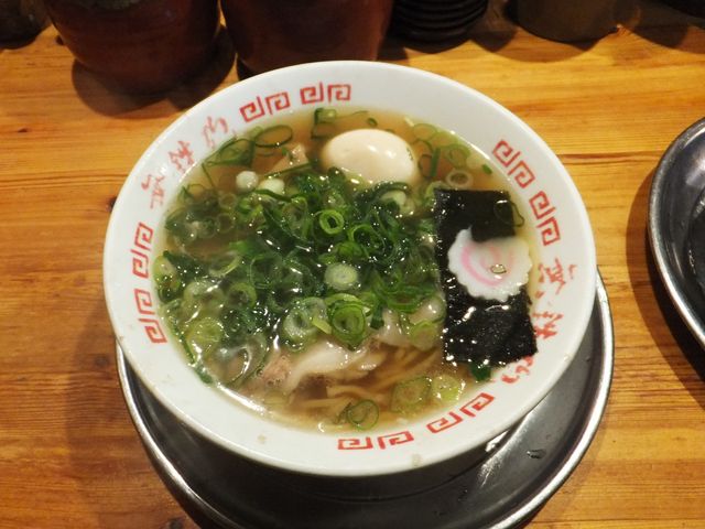 正油ラーメン(ネギ多め)+味卵_無鉄砲・本店