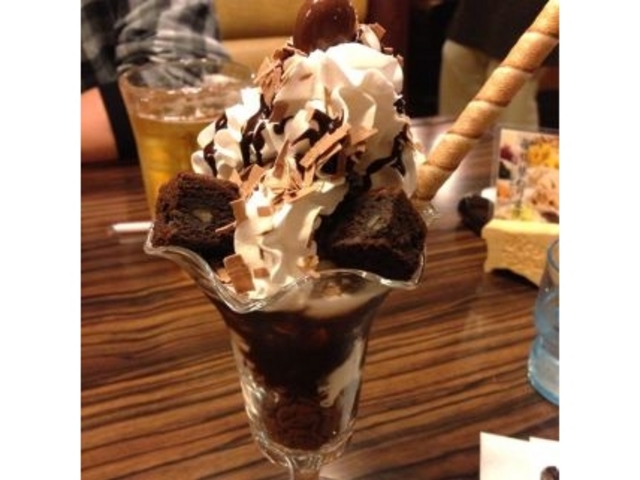 パフェもボリューミーです!_びっくりドンキーりうぼう天久店