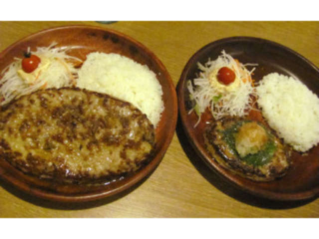 通常サイズのハンバーグとガリバーバーグ☆_ハンバーグのベル・大通り店