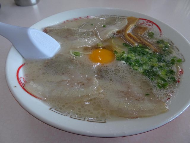 満腹ラーメン(生卵乗せ)_丸幸ラーメンセンター 基山本店