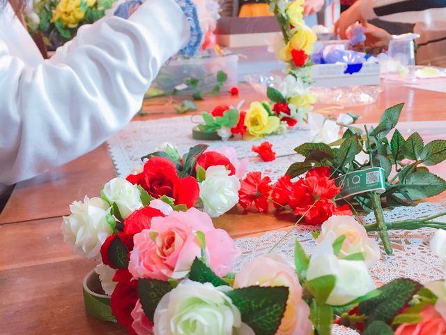 友人と二人で花冠を製作。王道の薔薇で勝負をしたらフェミニンでオーロラ姫っぽい仕上がりに!笑_押し花・クレイ・クレイケーキアトリエhana-ya
