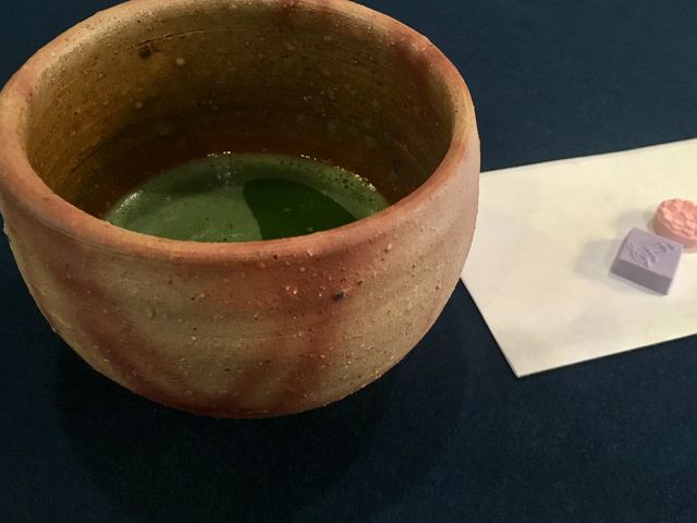 茶碗の作者の方を紹介したメモもいただけます_人間国宝美術館