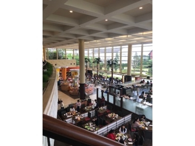 店内_シェラトン・グランデ・トーキョーベイ・ホテル グランカフェ