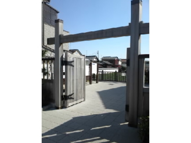 冠木門になっている_川越城中ノ門堀跡