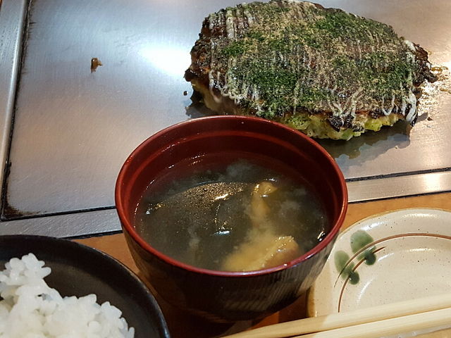 ランチでも鉄板で食べられます_お好み焼ながはま