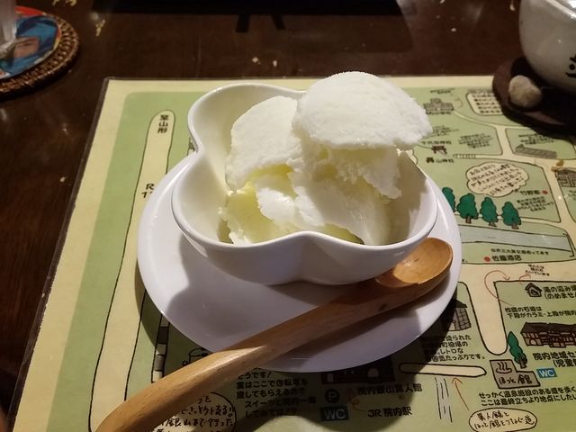 ココナッツアイス_ポカラ(歩空)