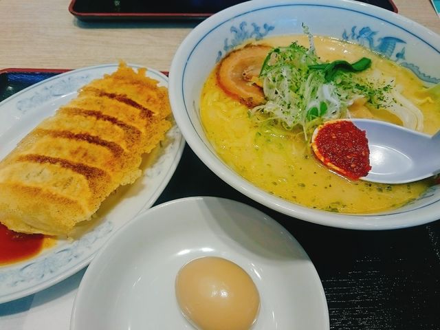 仙台辛味噌ラーメン(卵トッピング)と餃子_味よしラーメン 三井アウトレットパーク仙台港