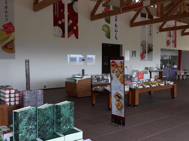 店内_カンパーナ六花亭