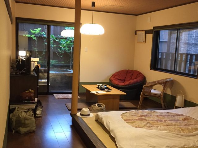 露天風呂付き客室の中_遠刈田温泉