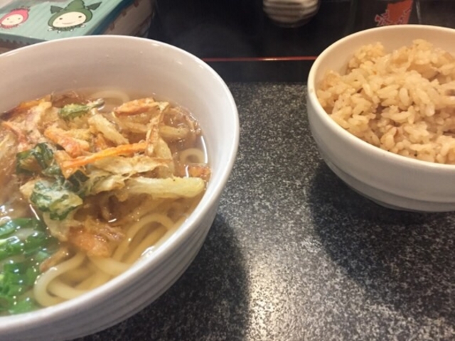 かき揚げうどん定食です。_しすせそ