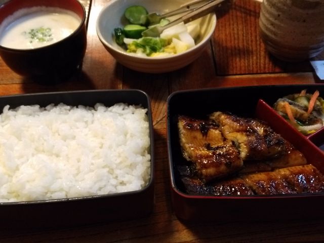うな重2600円(きも煮、南蛮漬け、ご汁、漬物つき)_うなぎ処もりやま