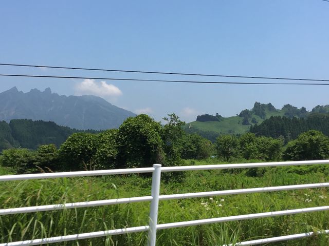 らくだの背のように見えます。_らくだ山