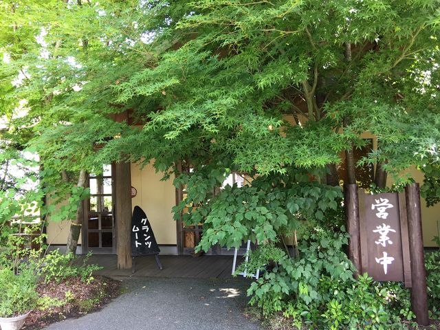お店_郷のパン工房 GLANz Mut そばの実カフェ