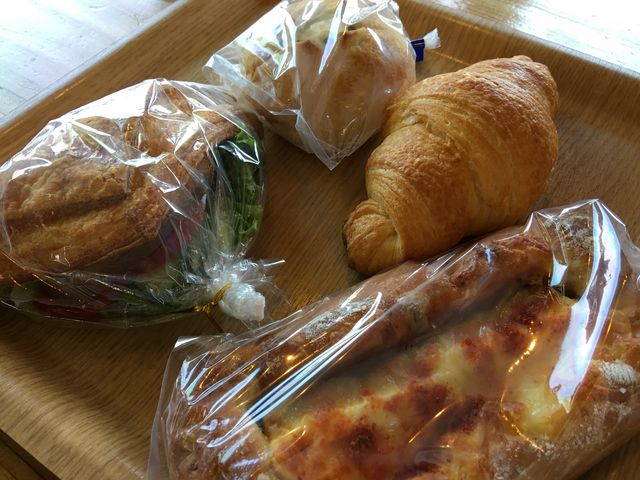 パン色々_郷のパン工房 GLANz Mut そばの実カフェ