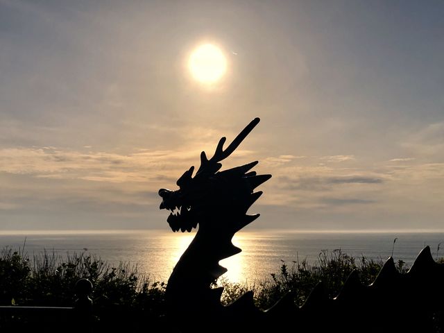 神秘的な夕陽と竜が見える竜飛崎。その高台にあるレストハウス龍飛「寿恵盛屋
神秘的な龍に会えます_竜飛レストハウス