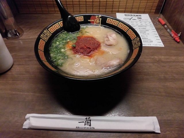 集中スペースにて激辛を頂く。
大変美味しゅうございました_一蘭 天神店