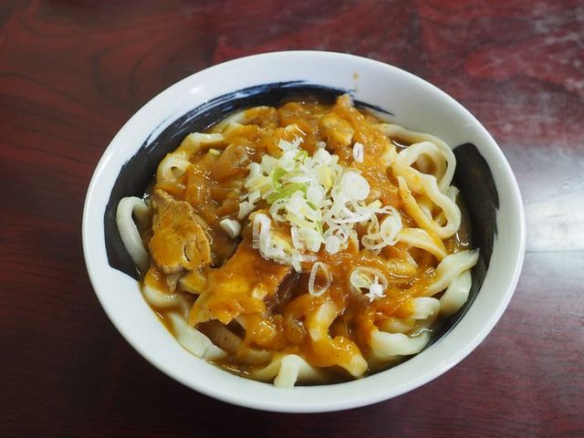 辛口のカレーうどん_手打ちうどん いなか