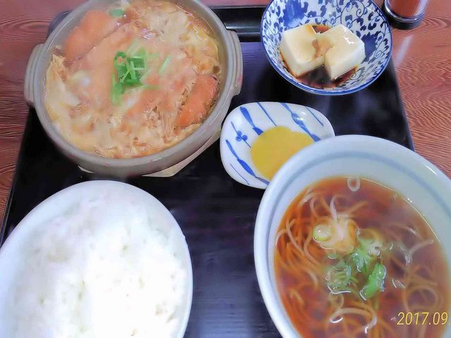 カツ煮込み定食1100円_さぬきうどん登別店