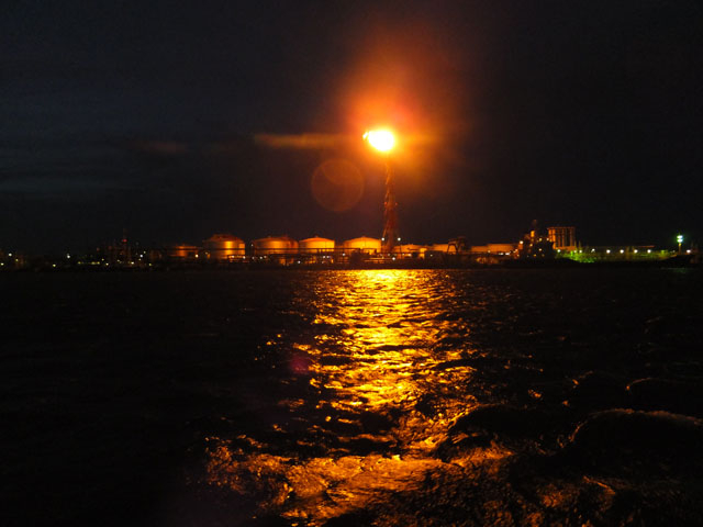 炎の工場夜景_京浜フェリーボート株式会社