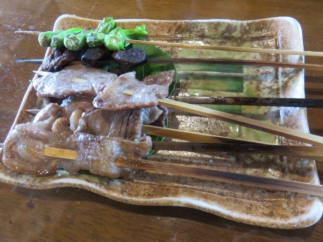 飛騨牛の串焼き五本_鮎川