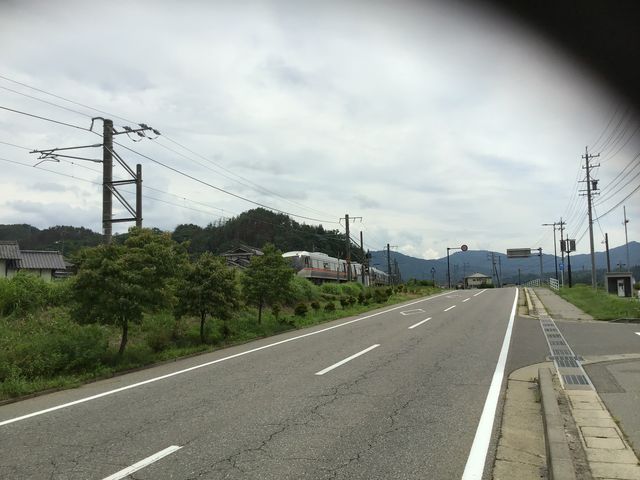 線路沿い_道の駅 さかきた