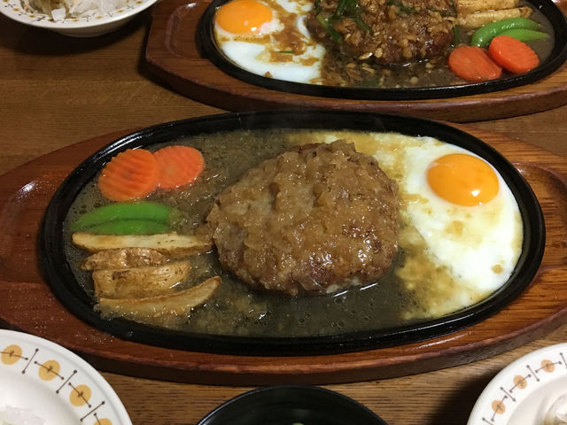 しょうがソースは和風あっさり_ハンバーグ フレンズ