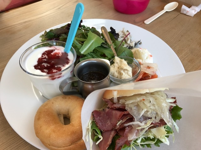 ベーグルプレート_ドーナツ・ベーグル専門店 ふわもち邸