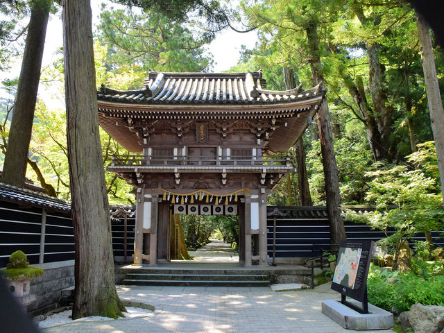 山門_那谷寺