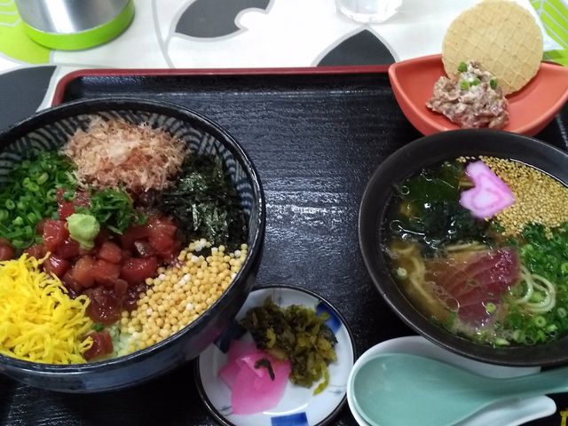 鰹船人めしとミニかつおラーメン_だいとく