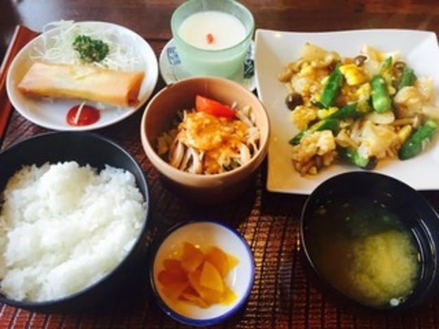 ランチ_金与食堂