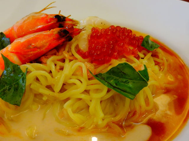いくらと有頭エビとホタテの冷やし麺_ココス岐阜羽島店