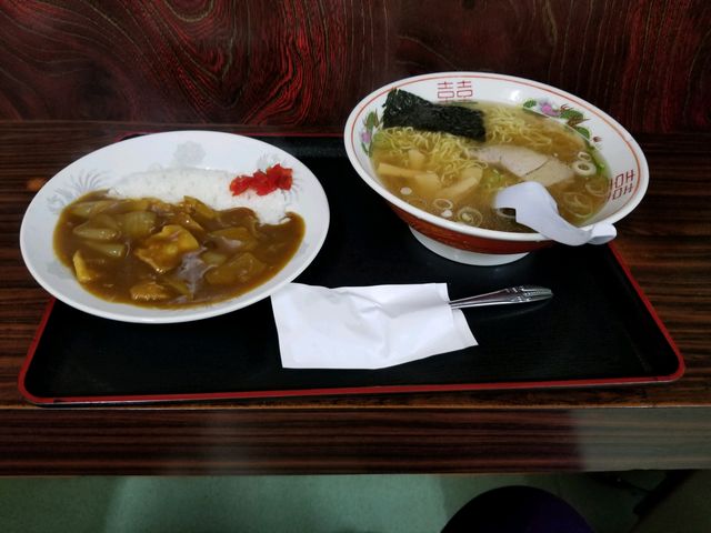 ミニカレーセット(ミニカレー+ラーメン)_三重食堂